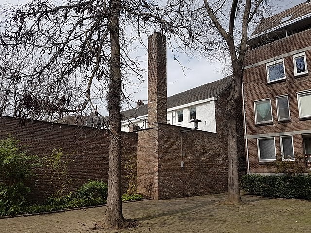 Click image for larger version

Name:	640px-2021_Maastricht%2C_Bourgogneplein_%2812%29.jpg
Views:	129
Size:	175,0 KB
ID:	103284