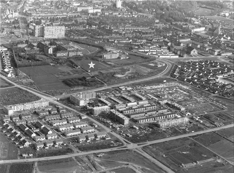 Click image for larger version  Name:	voetbalveld_aaid_ziekehoes-1963.jpg Views:	0 Size:	172,3 KB ID:	105145